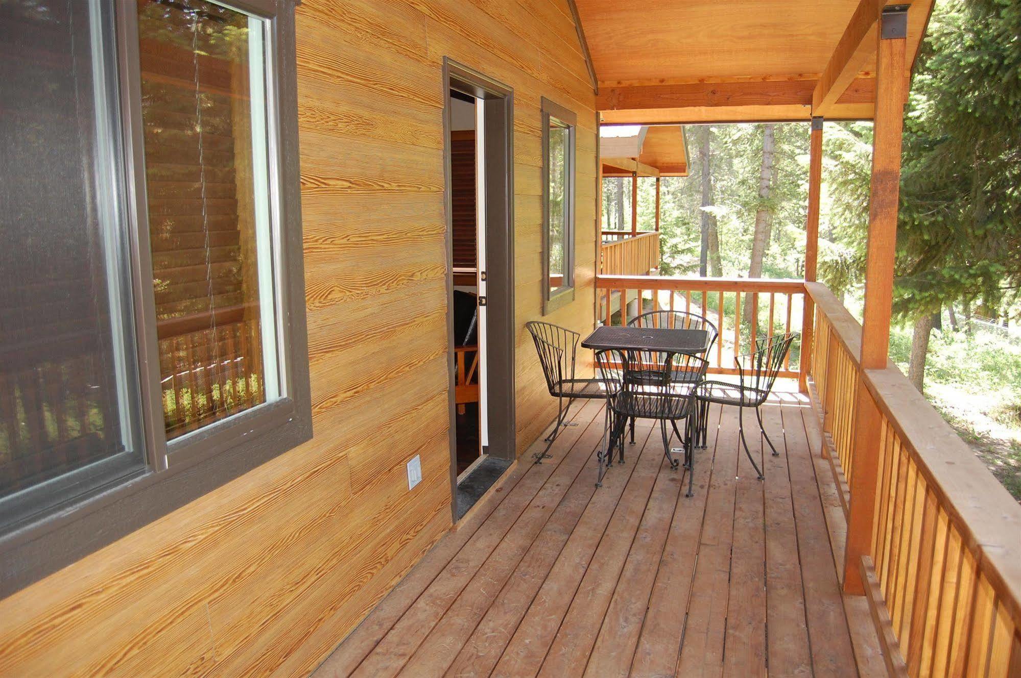 Historic Tamarack Lodge Hungry Horse ภายนอก รูปภาพ